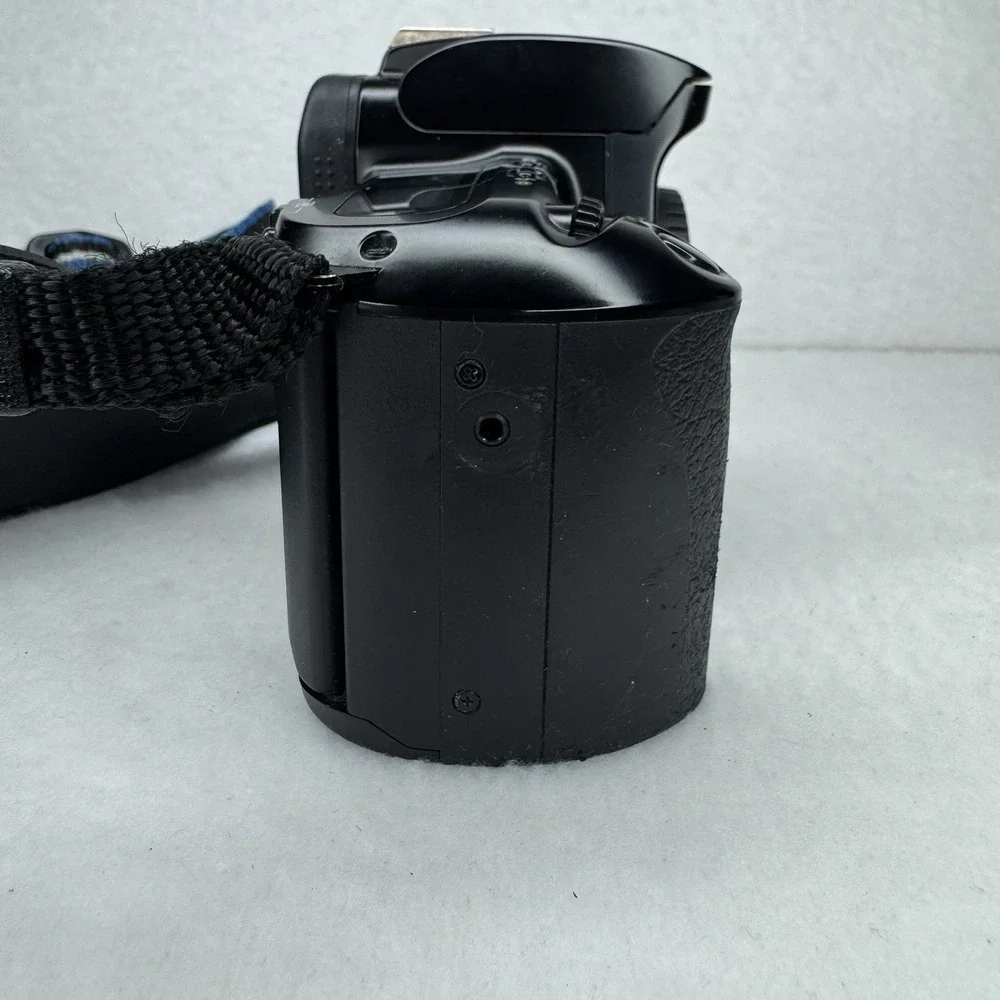 Canon EOS Rebel X S‎ 35mm Film SLR Camera Body 35mm And Strap